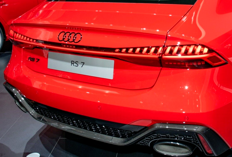 AUDI RS7 C8 2019 REAR BUMPER ON THE TOP DIFFUSER MIDDLE SIDE STRIP TRIM MOULDING