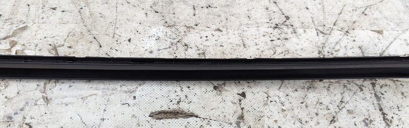 AUDI E-TRON 2018-ON FRONT RIGHT O/S WINDSHIELD WATER DEFLECTOR STRIP 4KE854328