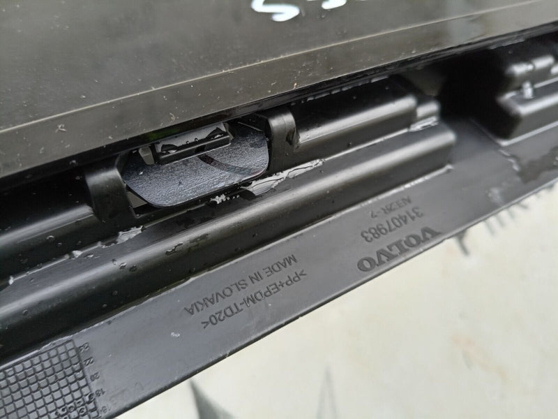 VOLVO XC60 2017-2020 REAR BUMPER GENUINE PDC 31425198