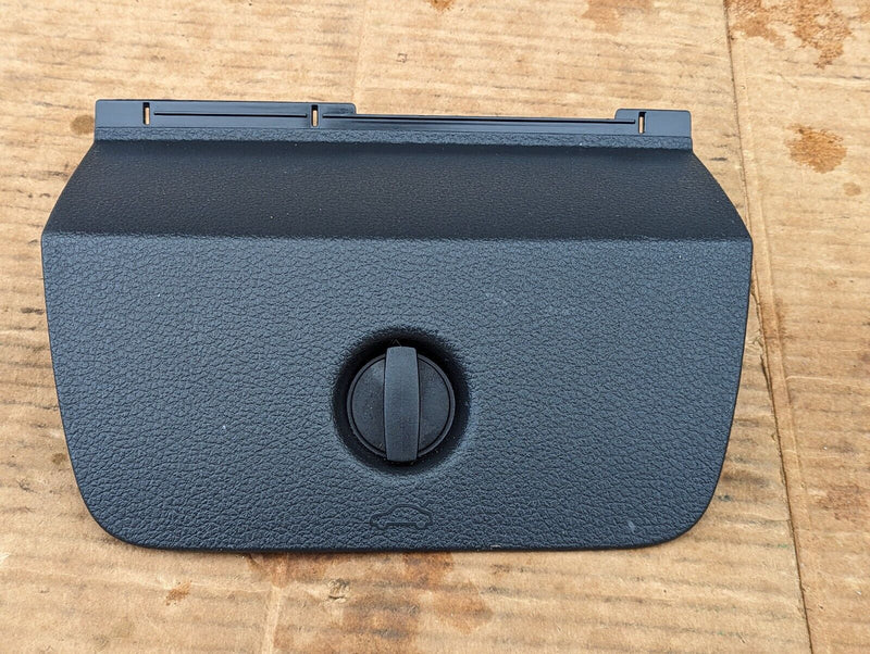 VW GOLF MK7 2012-2020 ALLTRACK SAFETY/WARNING TRIANGLE MOUNT BRACKET 5G9860285