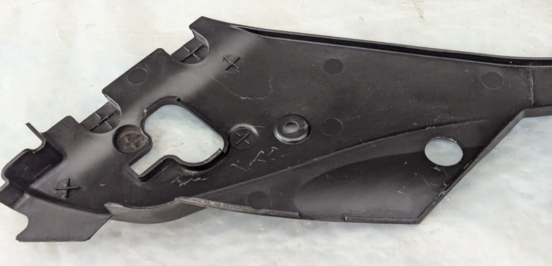 MERCEDES C-CLASS W204 07-11 RIGHT O/S HEADLIGHT UPPER COVER TRIM A2048261424