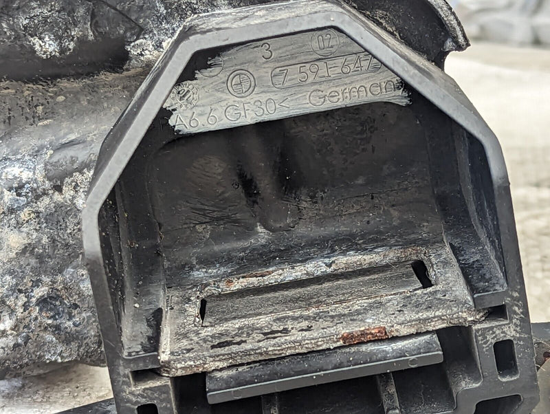 BMW X1 E84 09-15 O/S DRIVER SIDE RADIATOR MOUNT BRACKET GENUINE 51647117812