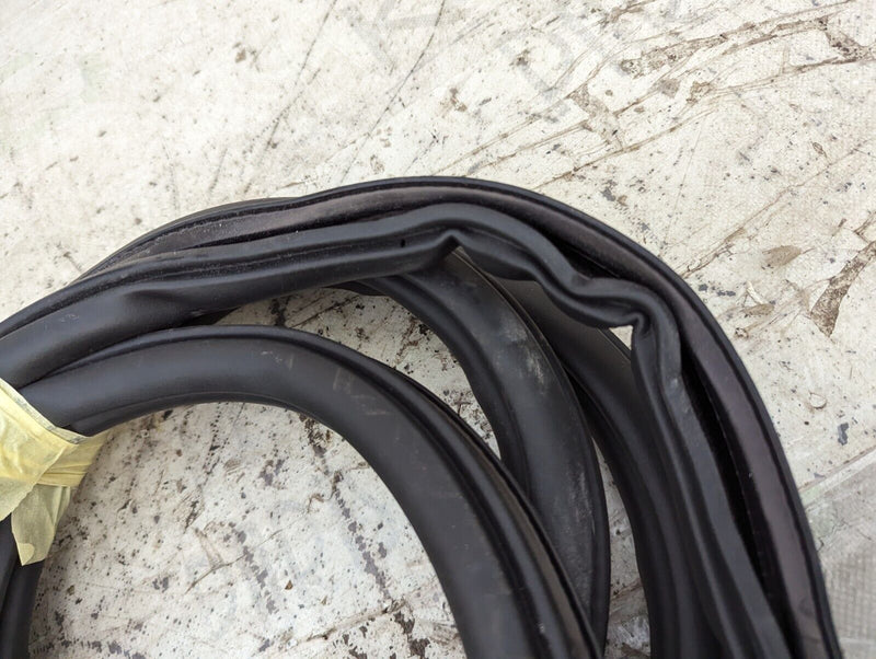 AUDI E-TRON 2018-ON REAR DOOR INNER GASKET RUBBER SEAL 4KE833721 GENUINE