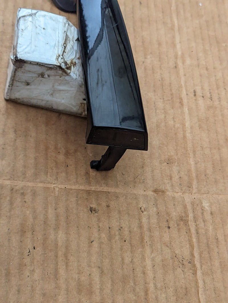 BMW X1 E84 09-15 FRONT LEFT N/S DOOR HANDLE 242687 GENUINE