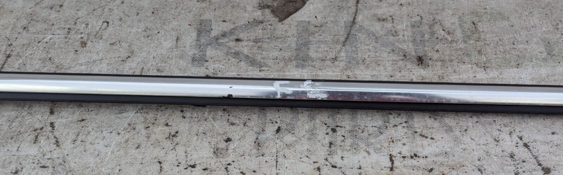 SKODA KAROQ NU7 17-21 FRONT RIGHT O/S DOOR WINDOW TOP MOLDING STRIP TRIM GENUINE