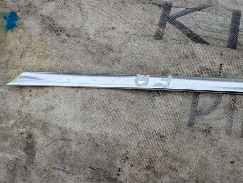 SKODA KAROQ NU7 17-21 FRONT RIGHT O/S EXTERIOR TOP CHROME TRIM STRIP 575837643