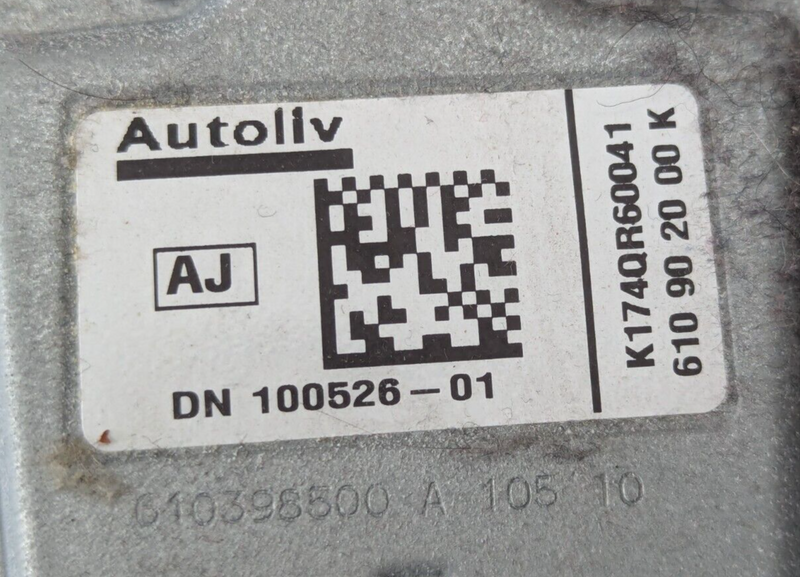 MERCEDES C-CLASS W204 07-11 FRONT DRIVER SIDE O/S SEAT BELT A2048602686 GENUINE