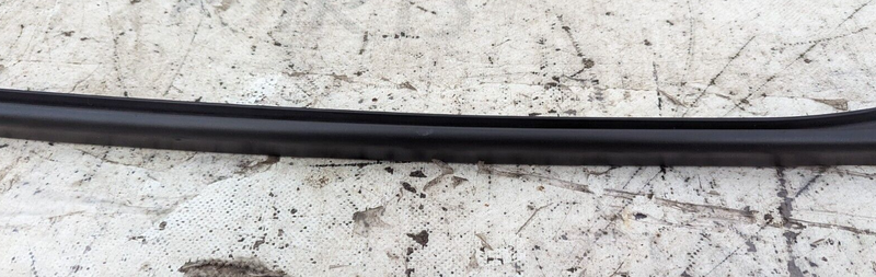 AUDI E-TRON 2018-ON FRONT RIGHT O/S WINDSHIELD WATER DEFLECTOR STRIP 4KE854328