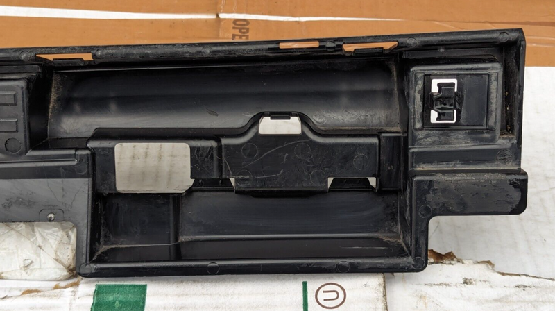 BMW 3 SERIES F30 2011-2019 RIGHT O/S SIDE SKIRTING MOUNT BRACKET 7256918 GENUINE