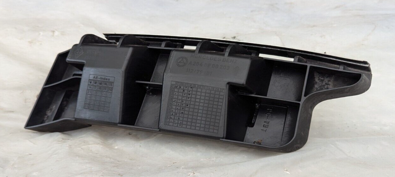 MERCEDES C-CLASS W204 07-11 REAR LEFT N/S BUMPER MOUNT BRACKET A2048800203