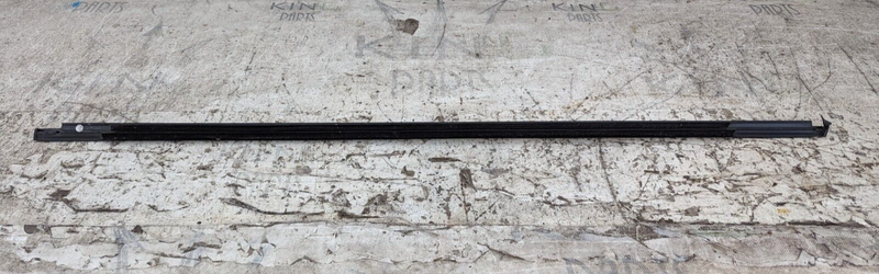 SKODA KAROQ NU7 17-21 FRONT LEFT N/S DOOR WINDOW TOP MOLDING STRIP TRIM GENUINE