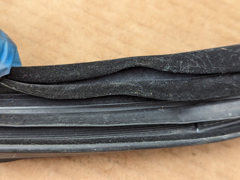 VW GOLF MK7 2012-2020 FRONT RIGHT O/S DOOR WINDOW GUIDE SEAL GASKET 5G4837432K