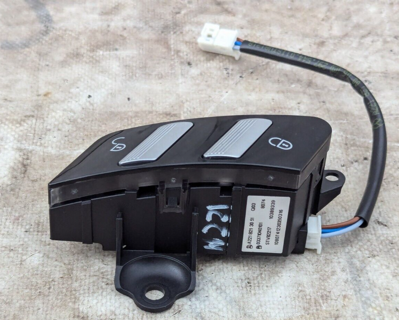 MERCEDES S CLASS W221 06-13 FRONT LEFT N/S DOOR LOCK SWITCH A2218213051 GENUINE