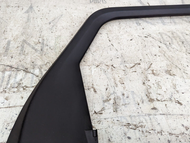 AUDI E-TRON 2018-ON LEFT N/S DOOR WINDOW FRAME TRIM 4KE867671 GENUINE