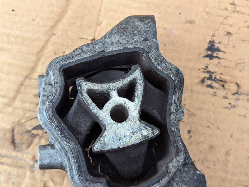 RANGE ROVER EVOQUE L538 2.2L DIESEL 11-15 ENGINE MOUNT BRACKET SUPPORT TR8070M18