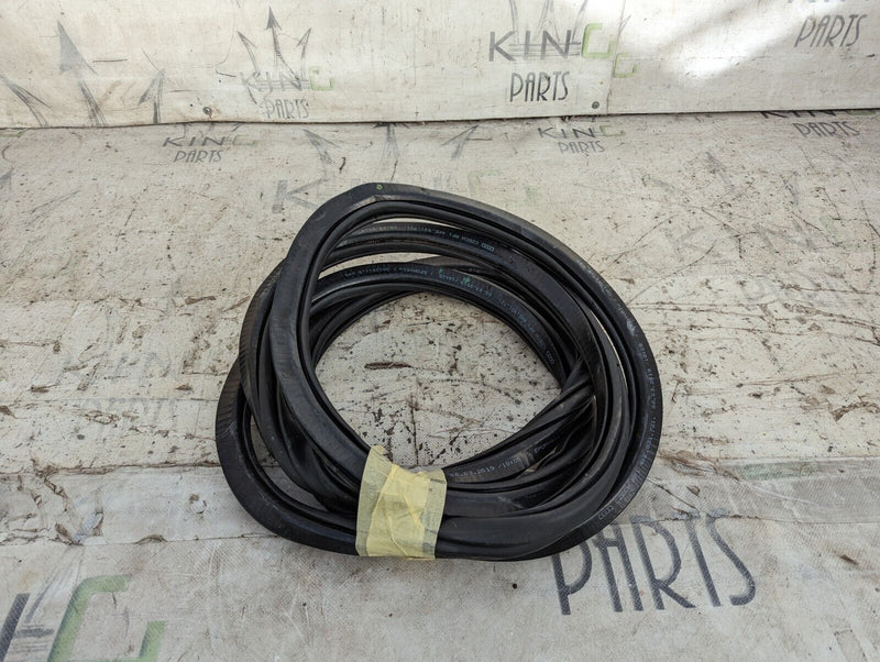 AUDI E-TRON 2018-ON FRONT DOOR INNER GASKET RUBBER SEAL 4KE831721 GENUINE