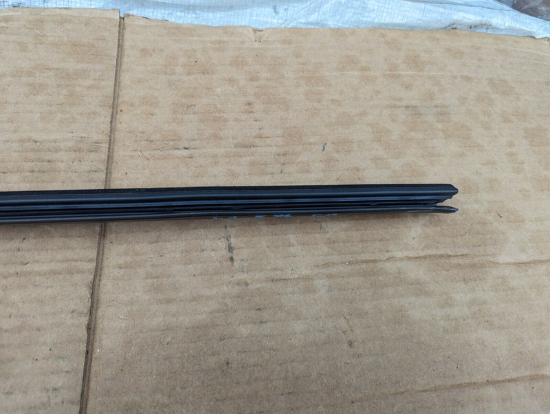 BMW X1 E84 09-15 INNER CHANNEL SEALING FRONT RIGHT O/S 2990301/302 GENUINE