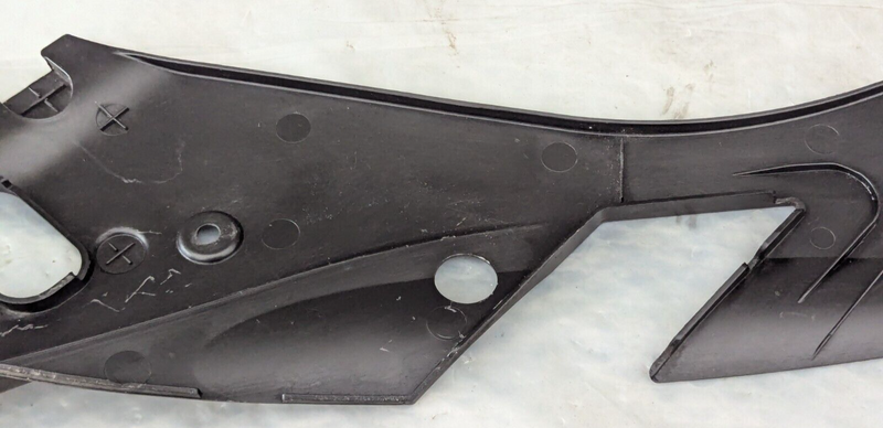 MERCEDES C-CLASS W204 07-11 RIGHT O/S HEADLIGHT UPPER COVER TRIM A2048261424