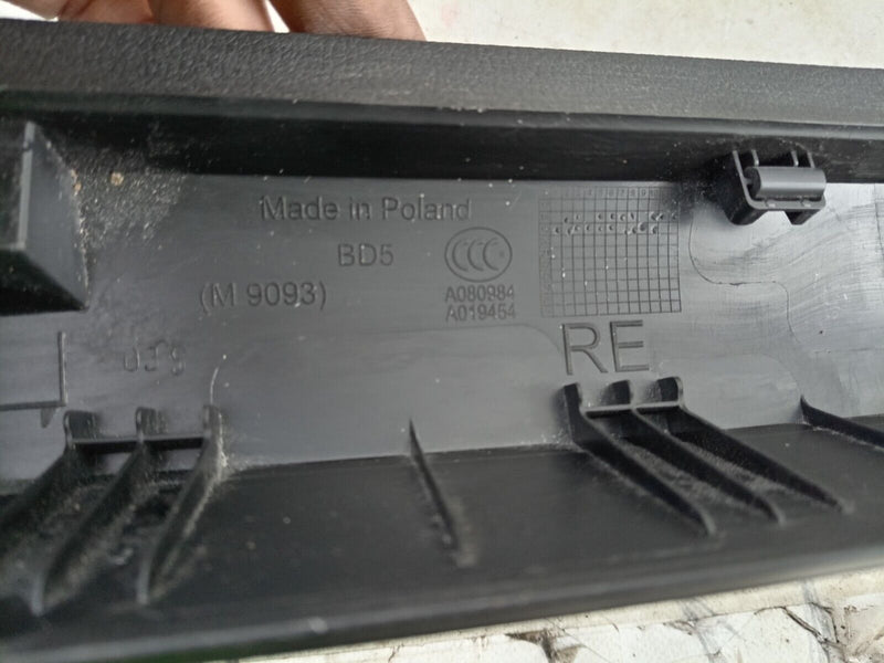 AUDI E-TRON 2018-ON TAILGATE RIGHT O/S UPPER TRIM COVER 4KE867608 GENUINE
