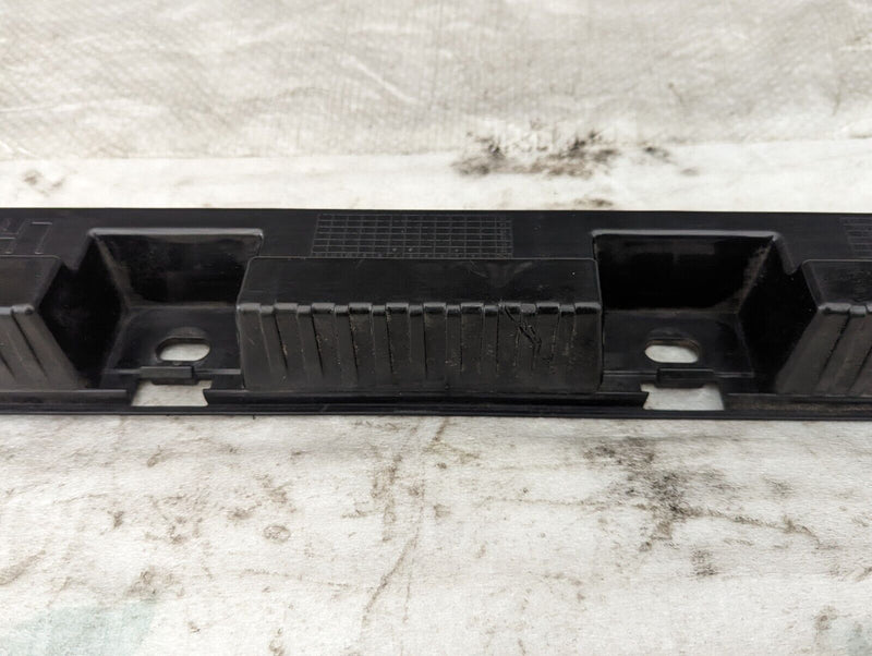 BMW X1 E84 09-15 LEFT SIDE STRIP SKIRT MOUNTING BRACKET GENUINE 2991497