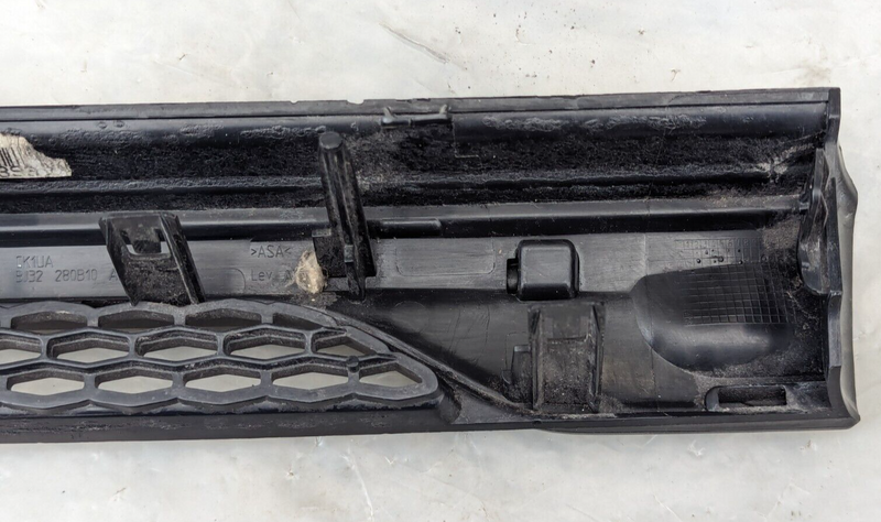 RANGE ROVER EVOQUE L538 FRONT RIGHT O/S WING FENDER GRILLE TRIM BJ32-280B10-ABW