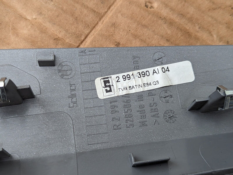 BMW X1 E84 09-15 FRONT RIGHT O/S DOOR CARD TRIM 2991390 GENUINE