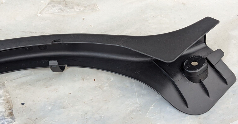 MERCEDES-BENZ C-CLASS W204 07-11 REAR LEFT BOOT LID HINGE COVER A2048210189