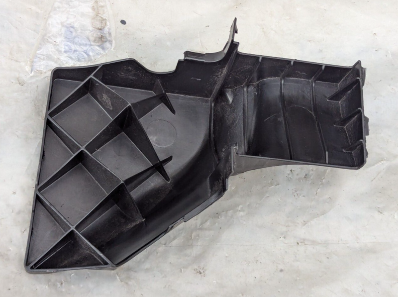 MERCEDES C-CLASS W204 07-11 RIGHT DRIVER O/S OTHER INTERIOR PART A2048211289