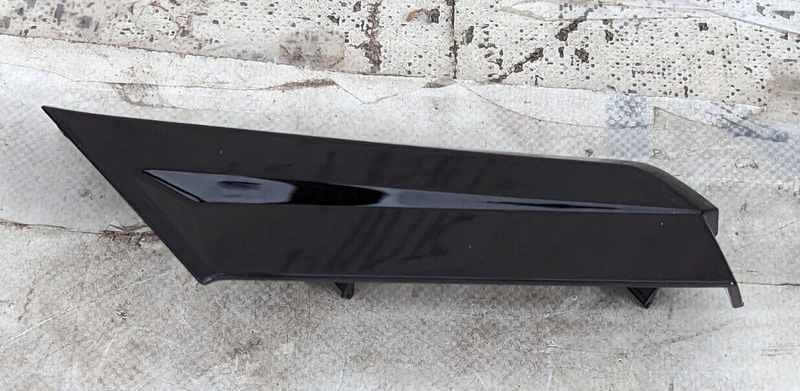 AUDI E-TRON 2018-ON DISPLAY SCREEN RIGHT O/S TRIM COVER 4KR863338 GENUINE