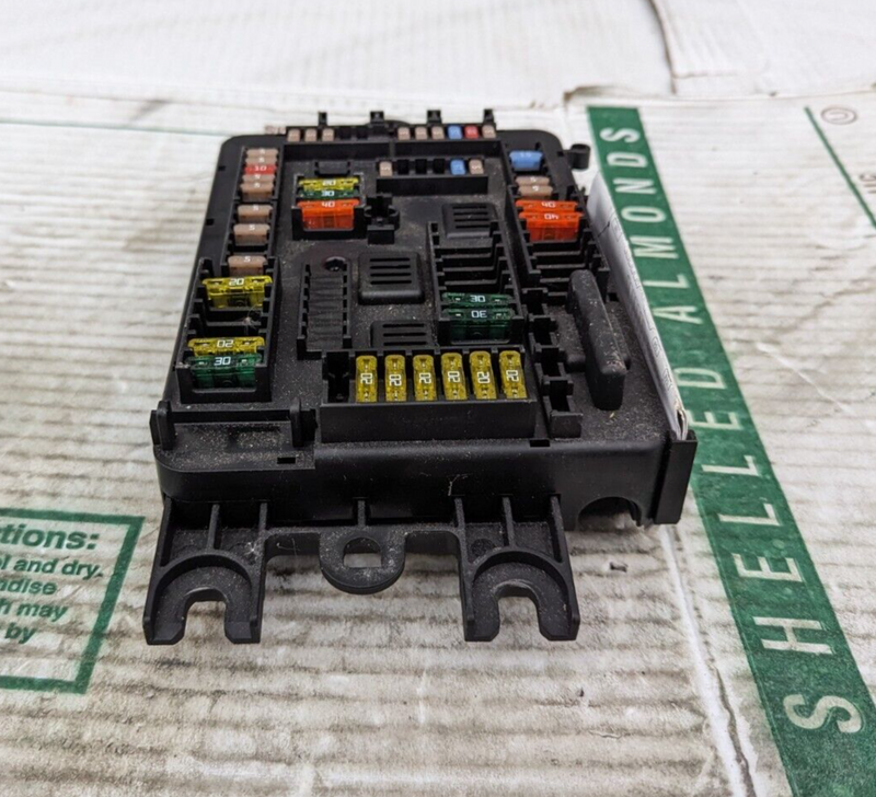 BMW 3 SERIES F30 2011-2019 POWER DISTRIBUTION FUSE BOX MODULE 926111103 GENUINE