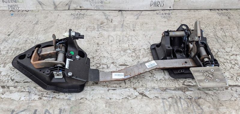 FIAT ABARTH 500 08-15 AUTOMATIC BRAKE PEDAL  BOX ASSEMBLIES 51925177 GENUINE