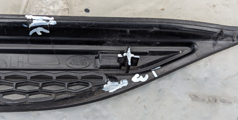 RANGE ROVER EVOQUE L538 FRONT LEFT N/S WING FENDER GRILLE TRIM BJ32-280B11-ABW