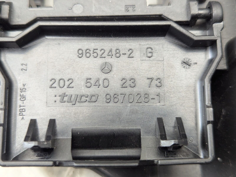 MERCEDES-BENZ C-CLASS W204 07-11 RIGHT DRIVER O/S DASH LOWER PANEL A2046801608