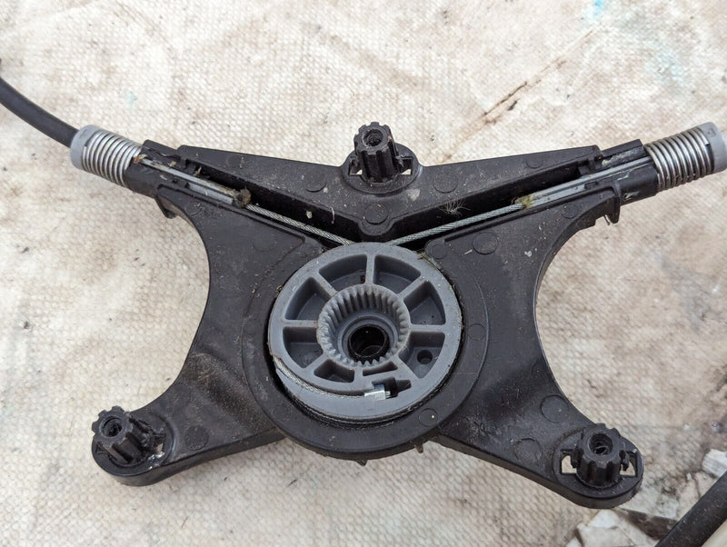 SKODA KAROQ NU7 17-2021 FRONT LEFT N/S WINDOW REGULATOR 575837461A GENUINE