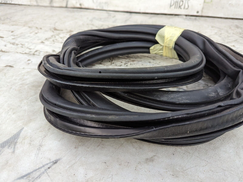 AUDI E-TRON 2018-ON REAR DOOR INNER GASKET RUBBER SEAL 4KE833721 GENUINE