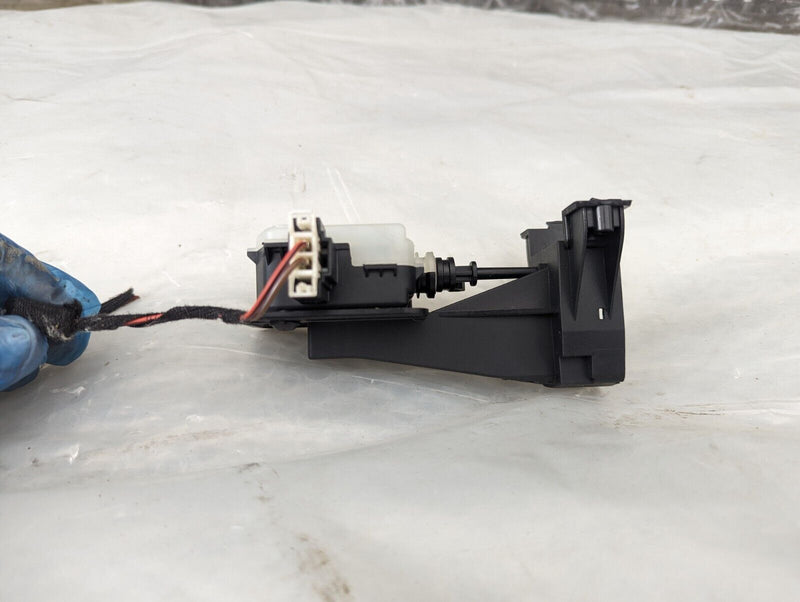 MERCEDES S-CLASS W221 06-13 FUEL TANK FLAP ACTUATOR MOTOR A2518200197 GENUINE