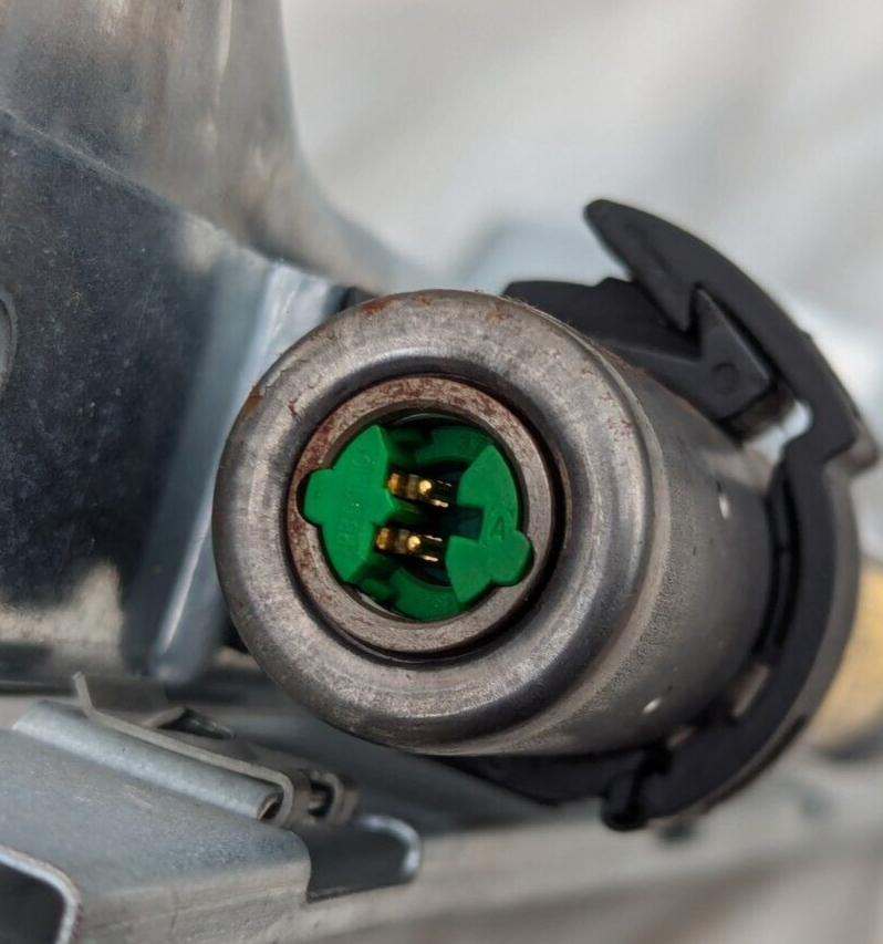 MERCEDES C-CLASS W204 07-11 FRONT DRIVER SIDE DASHBOARD KNEE AIRBAGG A2048602002