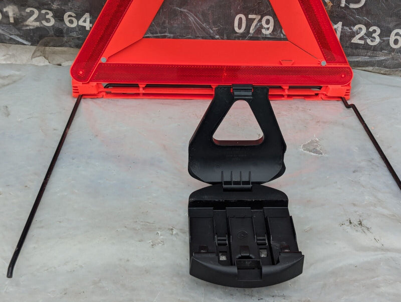 MERCEDES-BENZ C-CLASS W204 07-11 HAZARD WARNING TRIANGLE A2048900197 GENUINE