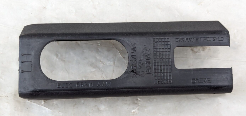 RANGE ROVER EVOQUE L538 FRONT RIGHT O/S SEAT RAIL COVER TRIM BJ32-66410-AAW