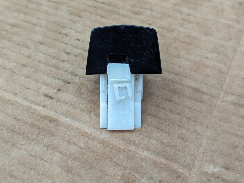 BMW X1 E84 09-15 FRONT LEFT N/S DOOR HANDLE LOCK PLUG COVER GENUINE