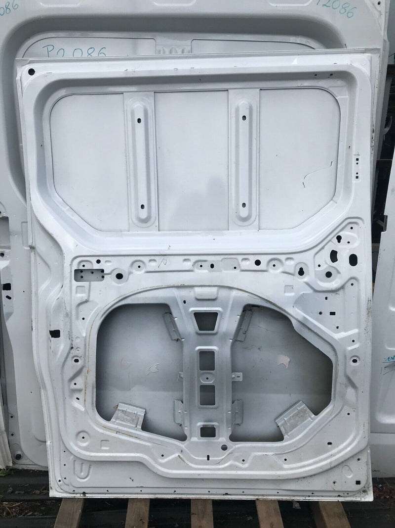 RENAULT TRAFIC, VIVARO, FIAT TALENTO 2014-19 LEFT SIDE SLIDING DOOR PANEL