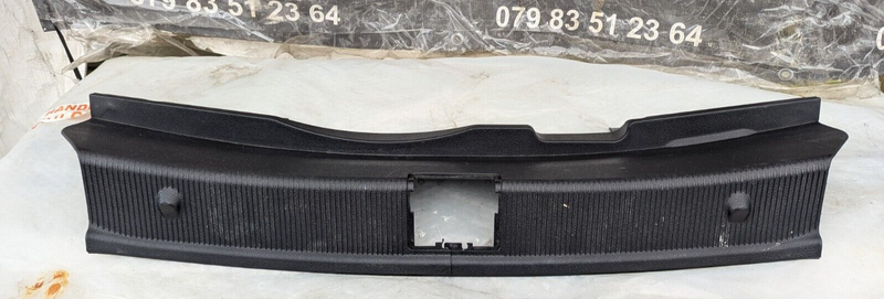 MERCEDES-BENZ C-CLASS W204 07-11 BOOT LOCK TRIM COVER PANEL A2046900825 GENUINE