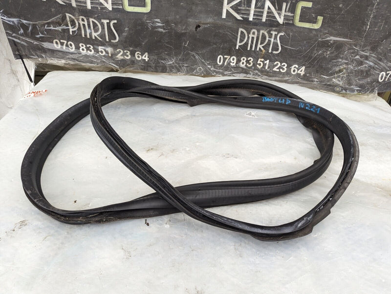 MERCEDES S-CLASS W221 S320 06-2013 REAR BOOT LID RUBBER SEAL A2217500598 GENUINE