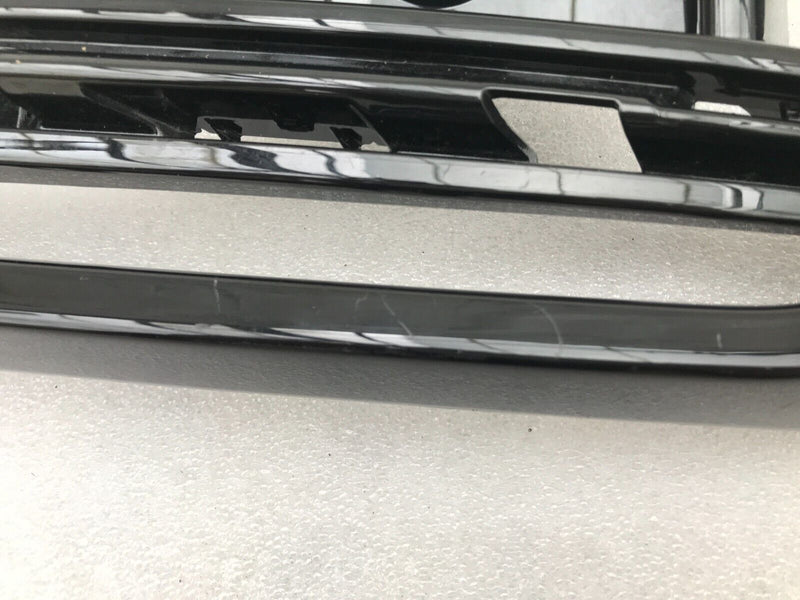 VW TOUAREG ELEGANCE 2023 FRONT BUMPER LEFT PASSENGER SIDE TRIM GRILL 760853665J
