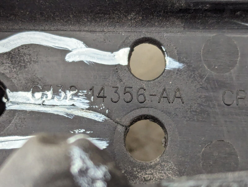 RANGE ROVER EVOQUE L538 FRONT RIGHT O/S BUMPER BRACKET W/PARKING SENSOR WIRING