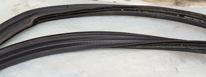 MERCEDES C-CLASS W204 07-11 BOOTLID RUBBER SEAL A204