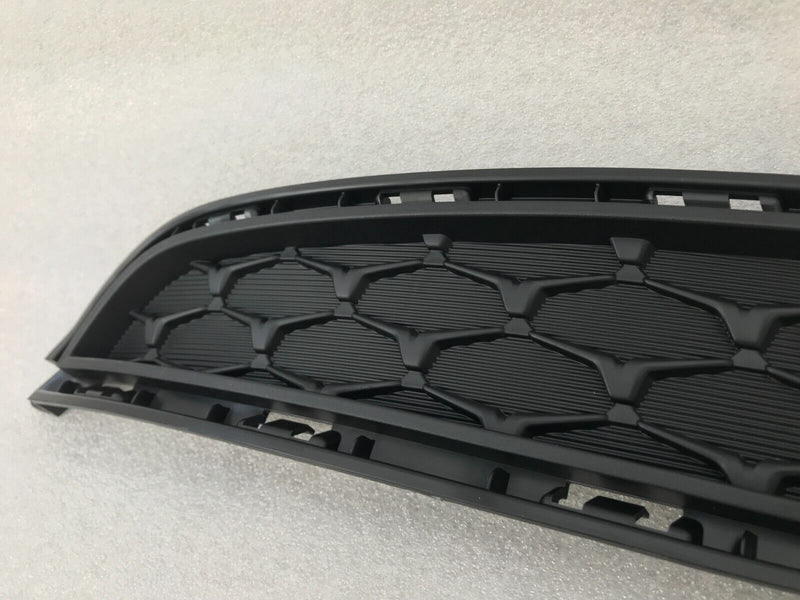 HYUNDAI i30 PD N-LINE 2018-ON *NEW REAR BUMPER RIGHT SIDE TRIM COVER 86664-S0000