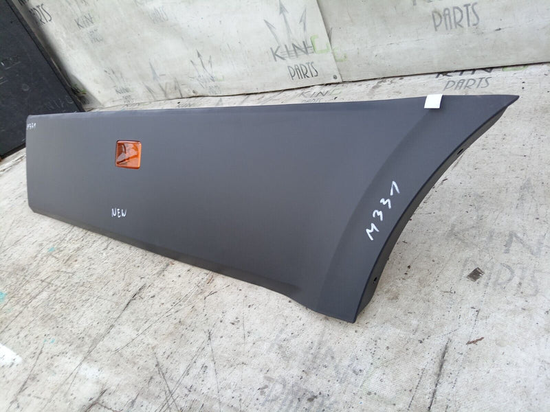 VW CRAFTER MK2 2017- LEFT SIDE PROTECTIVE PANEL TRIM MOULDING &MARKER LIGHT M331