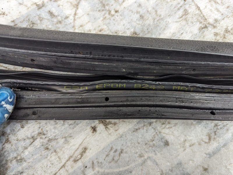 FIAT DUCATO 06-14 FRONT RIGHT SIDE DOOR RUBBER SEAL GENUINE 72291  B249