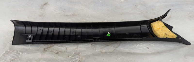 MERCEDES-BENZ C-CLASS W204 07-11 FRONT INNER LEFT N/S A-PILLAR TRIM A2046902126